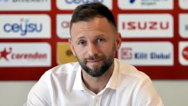 Hakan Özmert bir yıl daha Antalyaspor'da