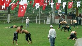 Akbalık Yağlı Güreşleri'nde 600 pehlivan er meydanına çıkacak