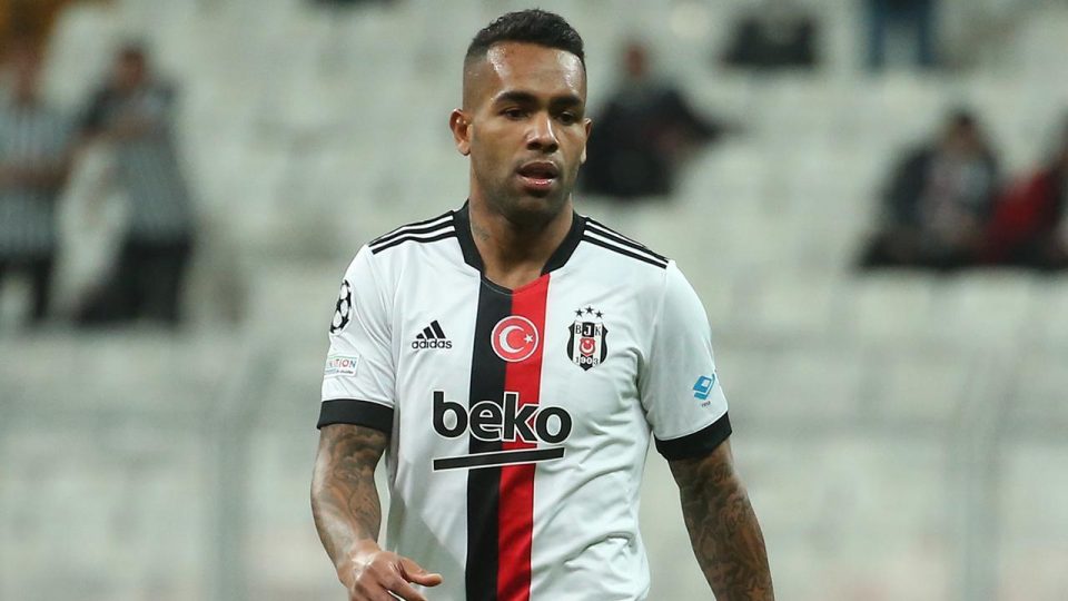 Beşiktaş’ta Teixeira ile yollar ayrıldı