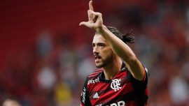 Henrique Fenerbahçe için İstanbul'a geldi