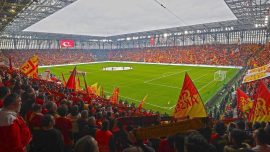 Göztepe'de beklenen devir gerçekleşti