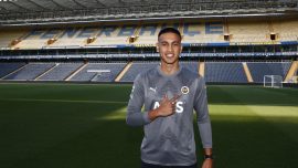 İrfan Can Eğribayat, Fenerbahçe'ye imza attı