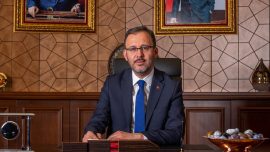 Bakan Kasapoğlu Taha Akgül'ü tebrik etti