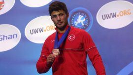 Dünya üçüncüsü Yunus Emre Başar doğuştan güreşçi