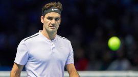 Roger Federer kortlara veda ediyor