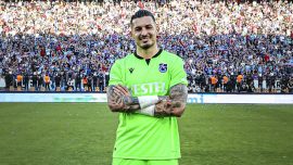 Trabzonspor'da 4 futbolcunun sözleşmesi uzatıldı