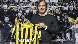 Vitesse'nin yeni teknik direktörü Cocu oldu