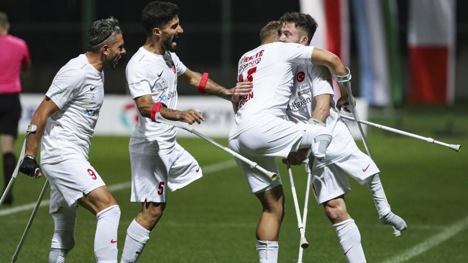 Ampute Milli Takımı farklı kazandı