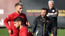 Galatasaray'da 11 arayışı sürüyor