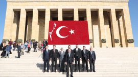 Trabzonspor yönetimi Anıtkabir'i ziyaret etti