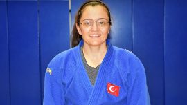 Görme engelli judocu Raziye Uluçam'ın hedefi Paris'te kürsüye çıkmak
