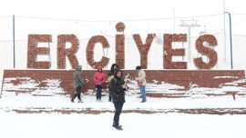 İç Anadolu'nun zirvesi Erciyes'te kar yağışı etkili oluyor