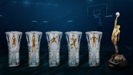 NBA'de sezonun en iyilerine verilen ödüllerin isimleri değişti