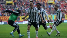 Beşiktaş'ta Salih Uçan performansıyla dikkat çekiyor