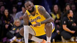 Lakers'ta LeBron James sakatlandı