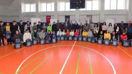 Osmaniye'de sporculara malzeme desteği