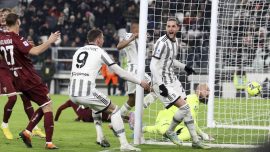 Juventus, Torino'yu 4 golle geçti