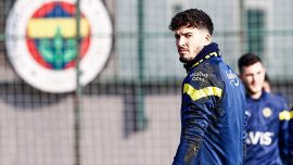 Altay Bayındır'dan Fenerbahçe'ye kötü haber