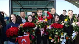 Ermenistan'da madalya kazanan Türk halterciler Aliyev'in davetiyle Azerbaycan'da