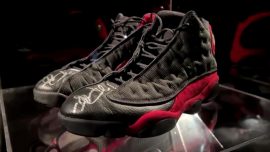 Michael Jordan'ın ayakkabısı rekor fiyata satıldı