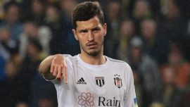 Beşiktaş Salih Uçan ile sözleşme imzalamak istiyor