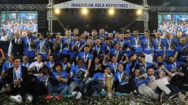 Süper Lig'e yükselen Çaykur Rizespor kupasını aldı