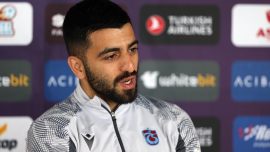 Trabzonsporlu futbolcu Umut Bozok Kadıköy'de gol atmak istiyor