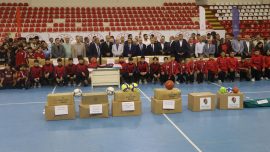 Amasya'da spor kulüplerine spor malzemesi yardımı yapıldı