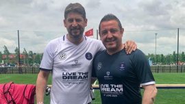 Efsaneler Şampiyonlar Ligi finali öncesi "fan zone" alanında taraftarlarla buluştu