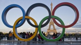 Fransa'da polis Paris Olimpiyat Komitesi merkezine baskın düzenledi