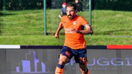 Şener Özbayraklı 1 yıl daha Başakşehir'de