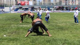 Türkiye Yağlı Güreş Ligi'nin 3. ayağı Gaziantep'te başladı