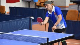 "Yürüyemezsin" denildi masa tenisinde final hedefi koydu