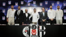 Beşiktaş Erkek Basketbol Takımı'nın yeni transferleri için imza töreni düzenledi
