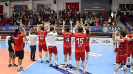 Voleybolda Fransa'yı yenen milliler finale yükseldi