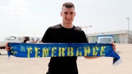 Dominik Livakovic Fenerbahçe için İstanbul'da