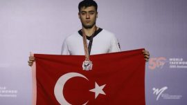 Milli tekvandocu Emre Kutalmış Ateşli Dünya Üniversite Yaz Oyunları'nda şampiyon oldu