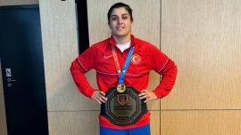 Milli boksör Busenaz Sürmeneli Kazakistan'da şampiyon oldu