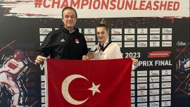 Milli tekvandocu Merve Dinçel Kavurat İngiltere'de bronz madalya kazandı