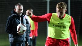 Sergen Yalçın Antalyaspor'daki ilk antrenmanına çıktı