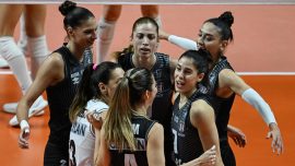 Sultanlar Ligi'nDE Beşiktaş Ayos PTT'yi yendi
