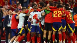 Avrupa Futbol Şampiyonası yarı finalinde Fransa'yı yenen İspanya, ilk finalist oldu