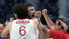 '12 Dev Adam' yarı final için sahaya çıkıyor